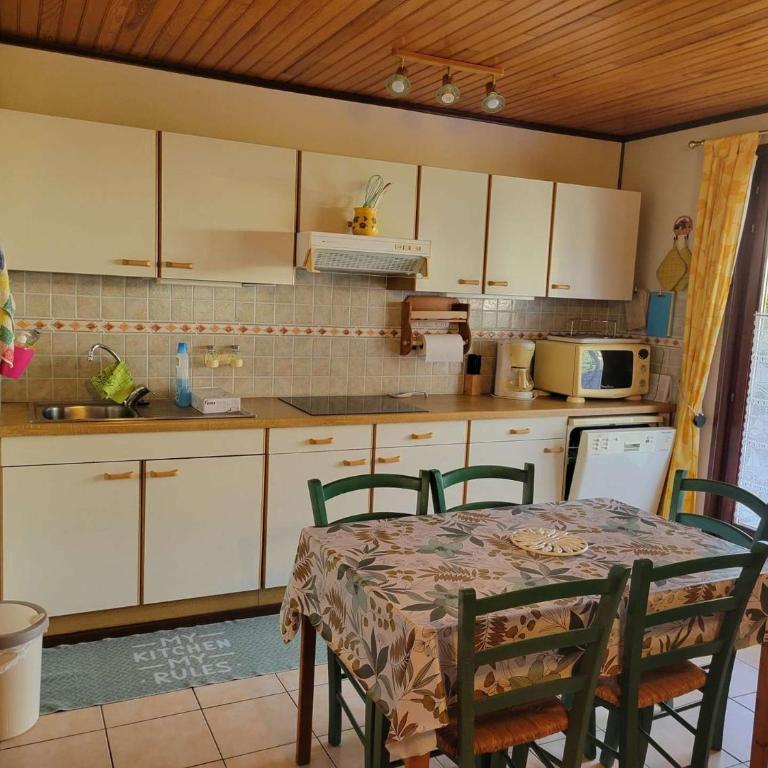 Belle villa d'angle spacieuse climatisée, dans domaine PORTES DU SOLEIL, 3 chambres, 6 couchages, wifi, 400m de la mer LRPDSA6 - Maison 3 Chambres - 4