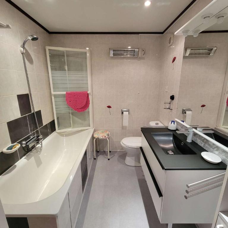 Belle villa d'angle spacieuse climatisée, dans domaine PORTES DU SOLEIL, 3 chambres, 6 couchages, wifi, 400m de la mer LRPDSA6 - Maison 3 Chambres - 14