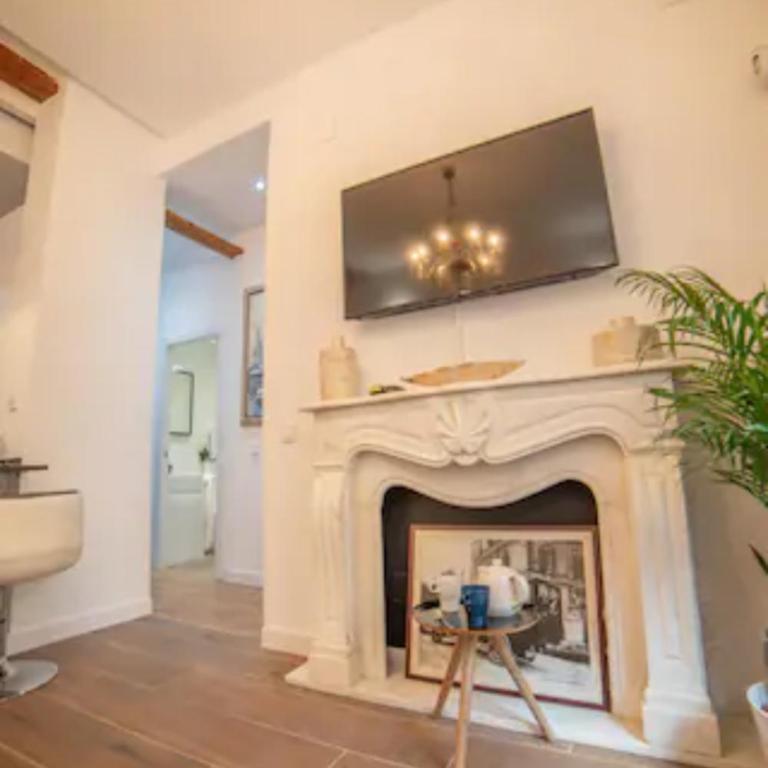 MyHouseSpain - Vacacional piso de lujo en Lavapiés - Three-Bedroom Apartment - 4