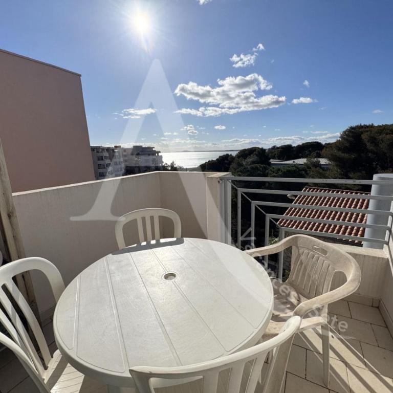 Studio avec balcon et parking a 2 pas des plages - Apartamento Estudio con balcón - 2