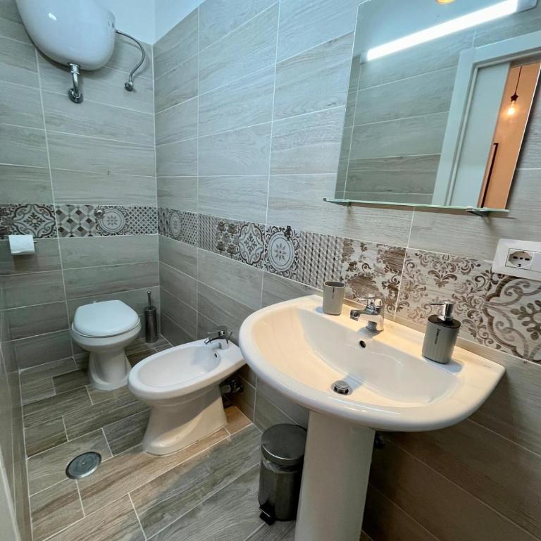 GuestHouse Marcanto - Duomo - Camera Matrimoniale con Bagno Privato - 9