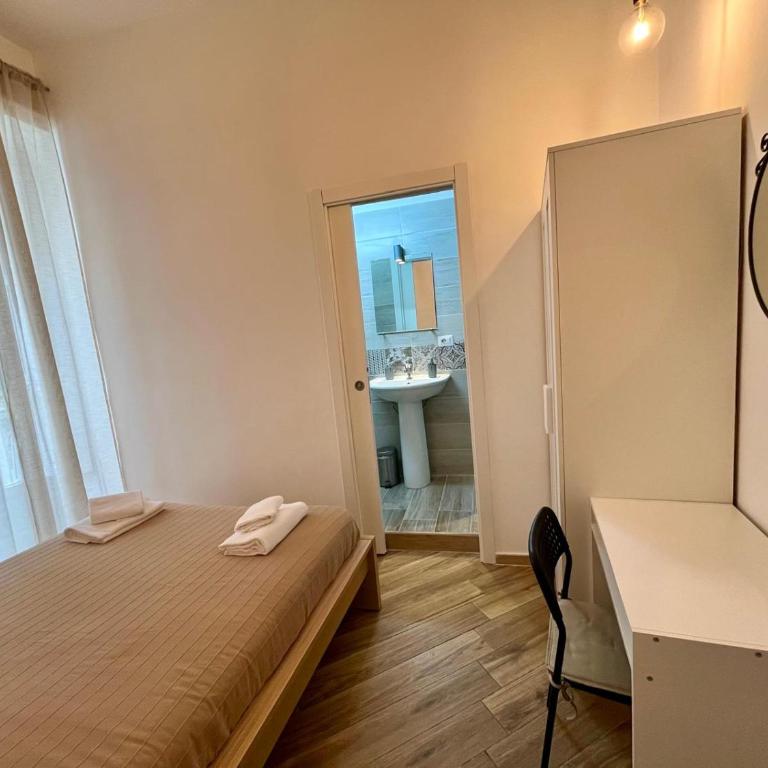 GuestHouse Marcanto - Duomo - Camera Matrimoniale con Bagno Privato - 5