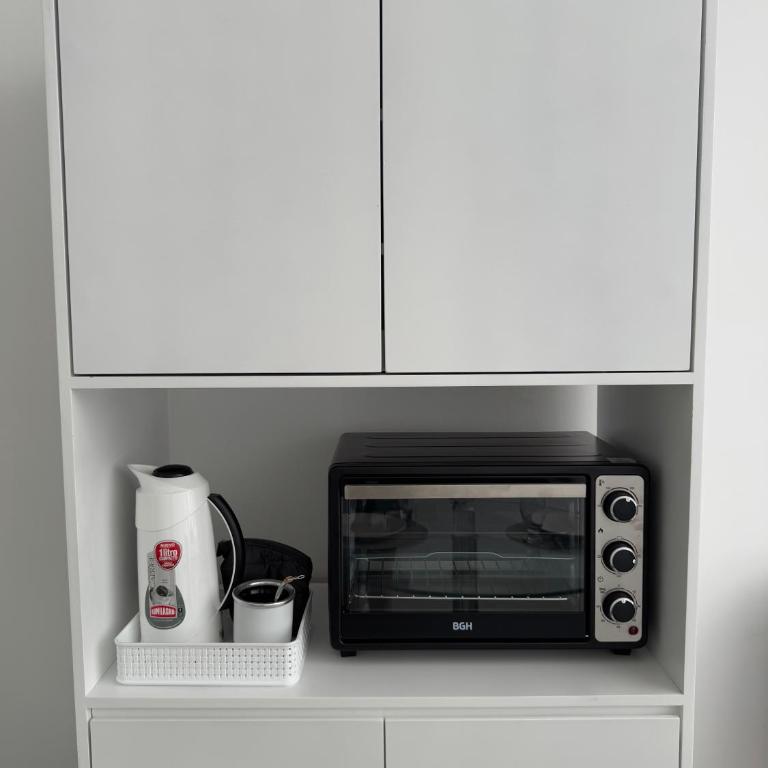 Moderno monoambiente en ubicación estratégica - One-Bedroom Apartment - 4