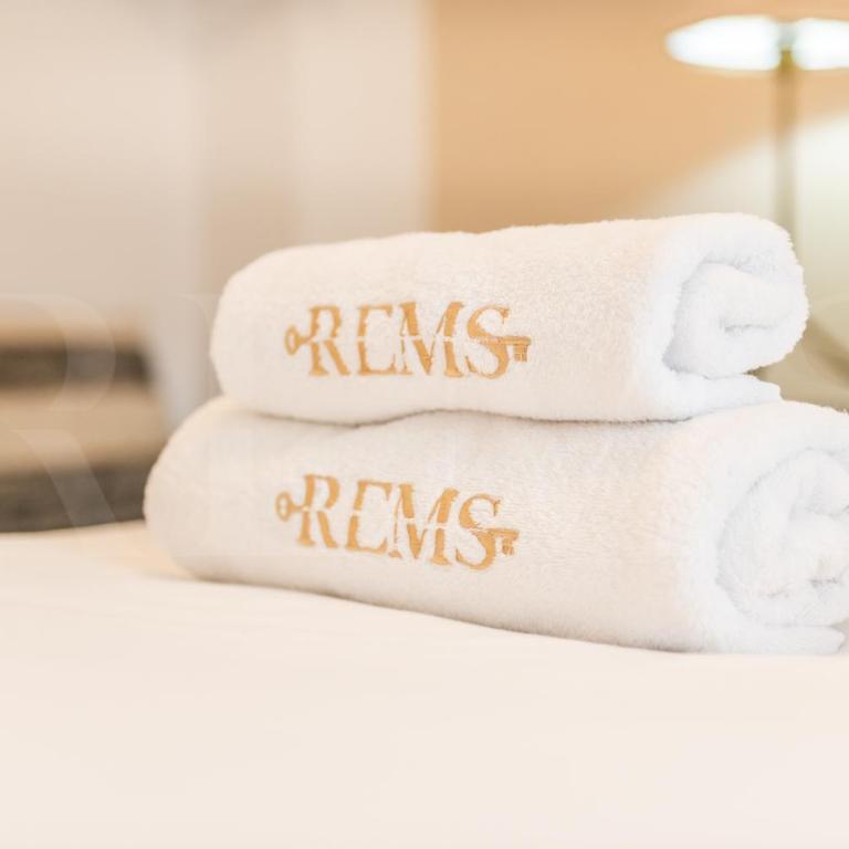 Comfortable apartment near the center by REMS - Two-Bedroom Apartment - 24
