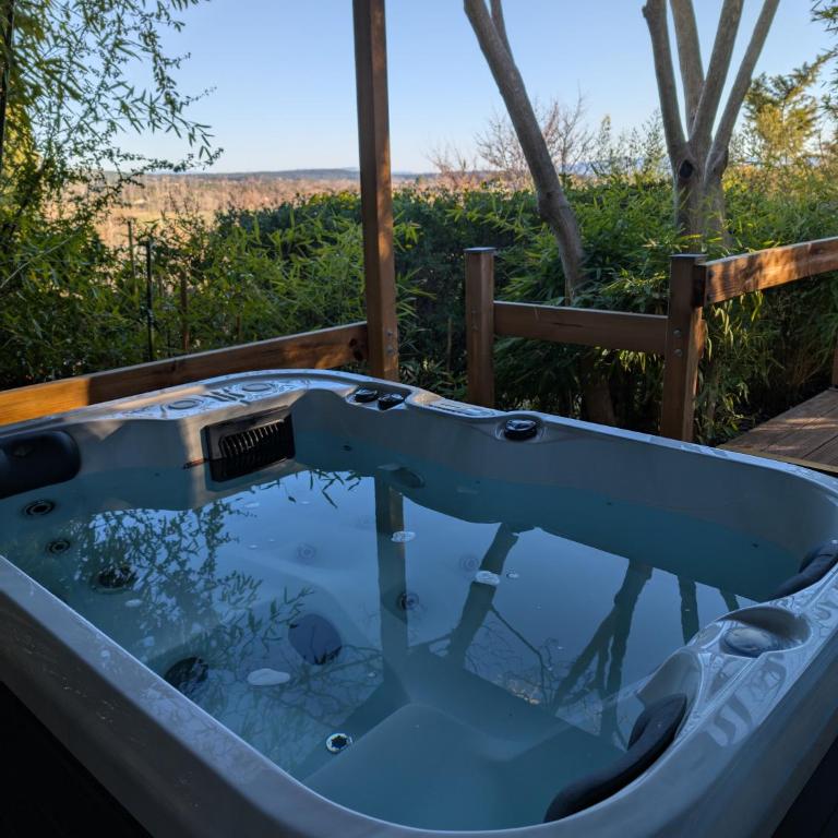 Le Chalet Bleu - jacuzzi - One-Bedroom Apartment - 3
