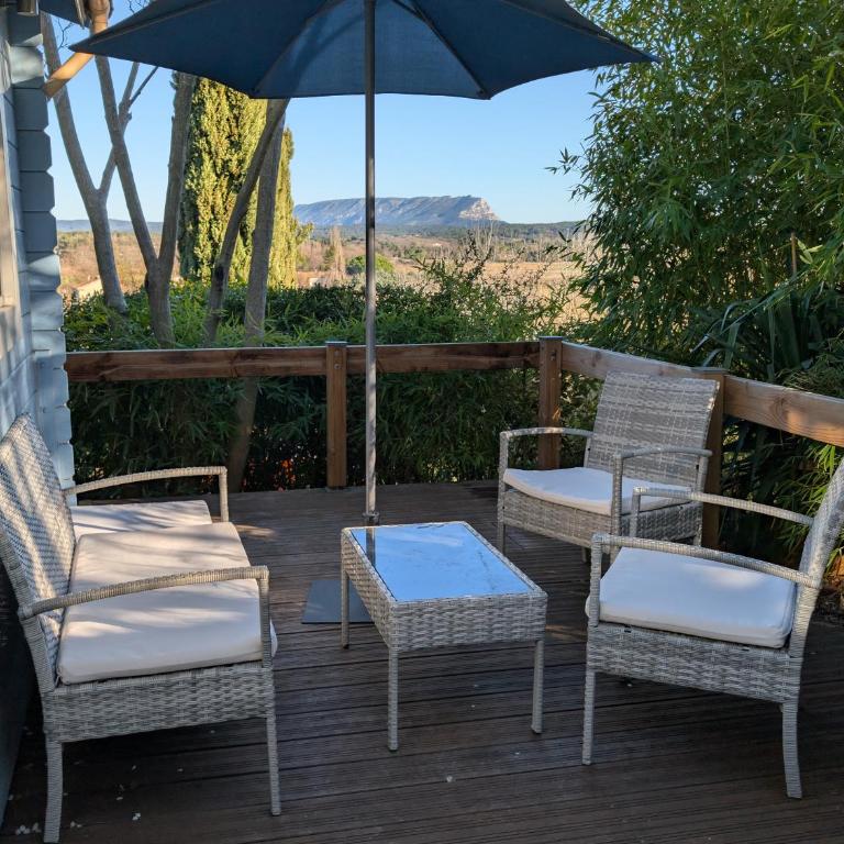 Le Chalet Bleu - jacuzzi - One-Bedroom Apartment - 5