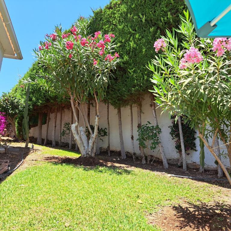 2 Bed Villa - Sleeps 5 - Private Pool & Garden - Casa - 8