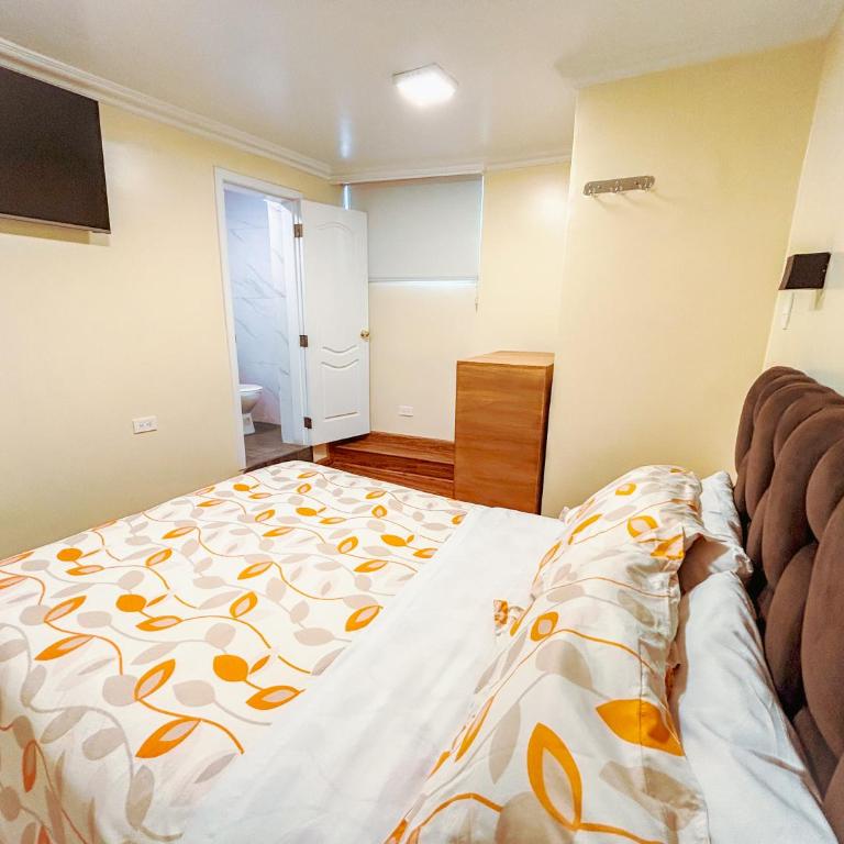 Hotel David - Double Room with Private Bathroom - 14