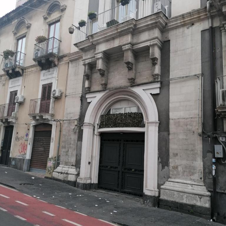 A Un PASSO DAL DUOMO " GARAGE AUTO AL COPERTO INCLUSO" - Triple Room with Private Bathroom - 12