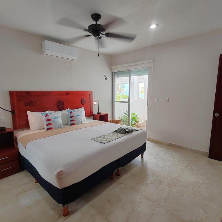 Casa Paloma Oceanfront House at Puerto Morelos - Three-Bedroom House - 19