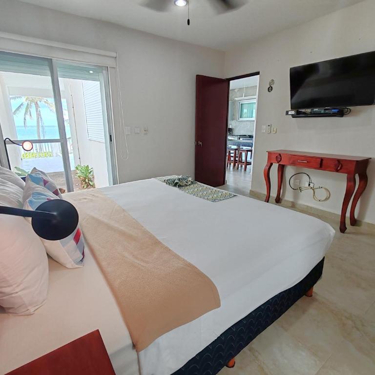 Casa Paloma Oceanfront House at Puerto Morelos - Three-Bedroom House - 18
