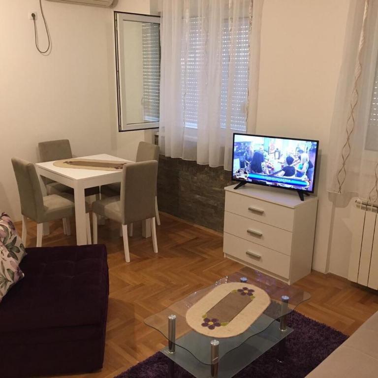 Apartman Zira - One-Bedroom Apartment - 1
