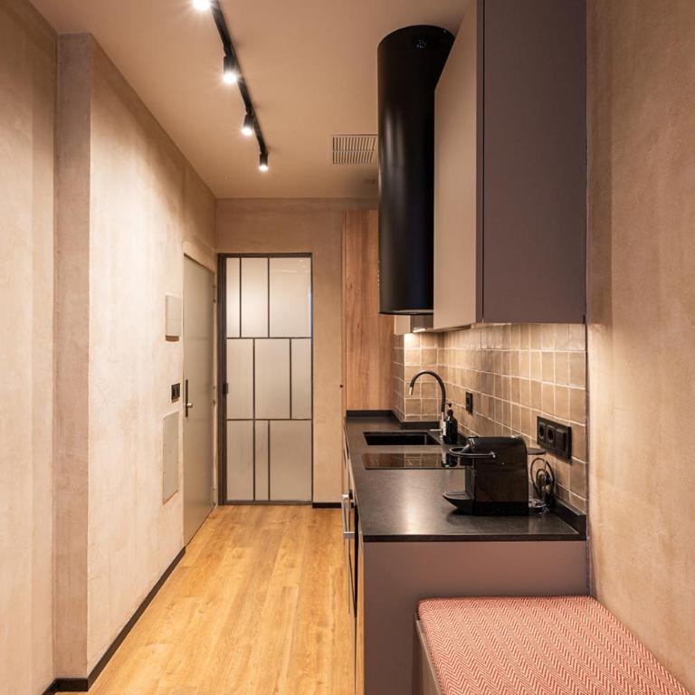Dobo Madrid MA24 - Studio - 8