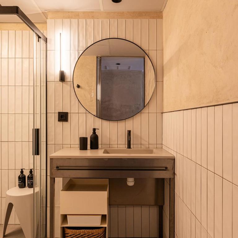 Dobo Madrid MA24 - Studio - 9