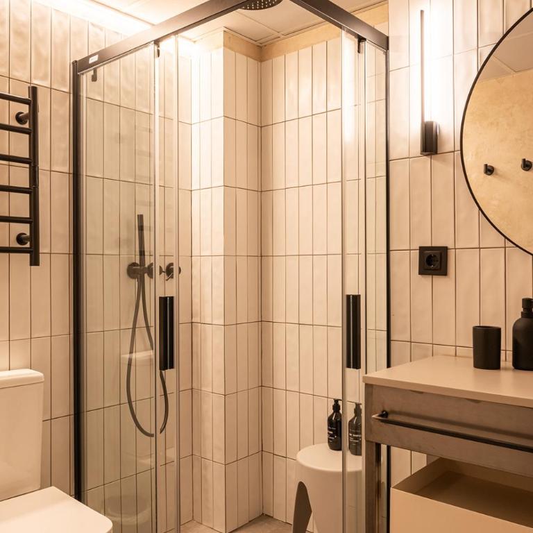 Dobo Madrid MA24 - Studio - 10
