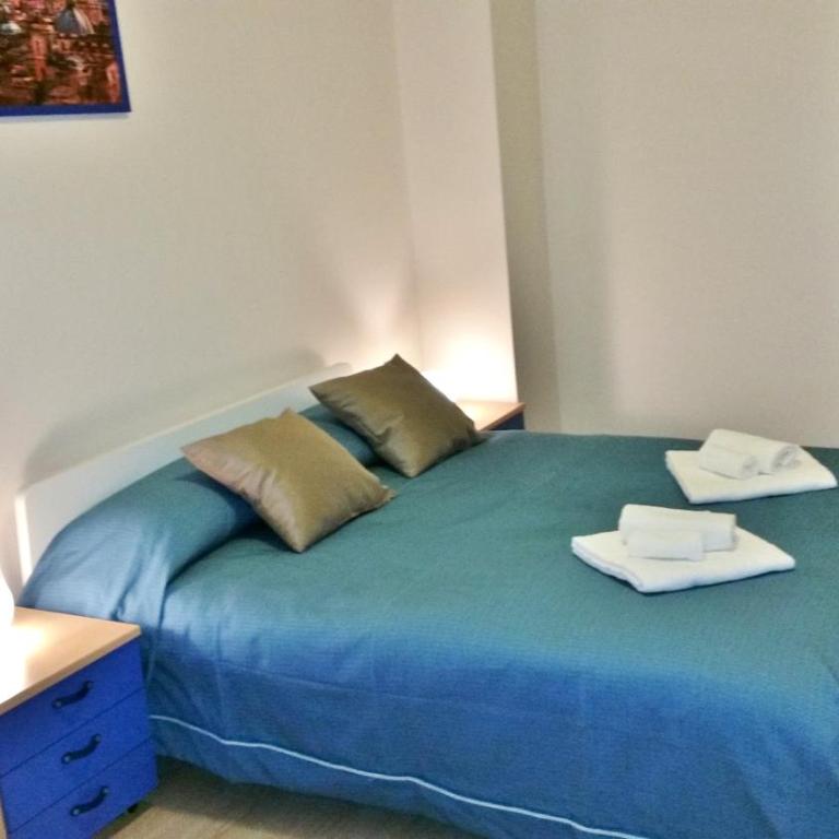 Romulea Guest House - Camera Matrimoniale con Bagno in Comune - 2