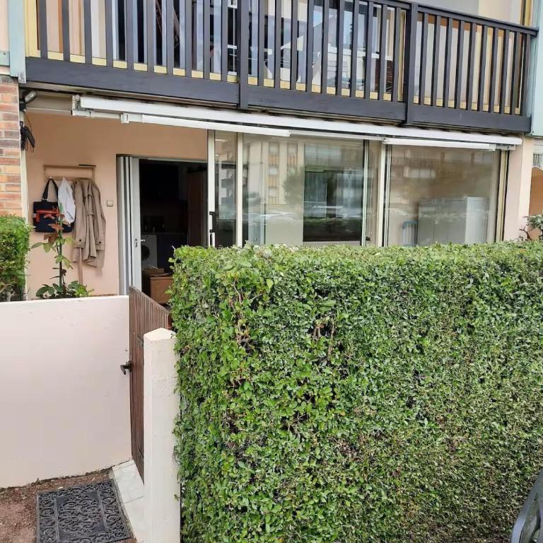 Appartement en rez-de jardin à 50m de la mer! - One-Bedroom Apartment - 4