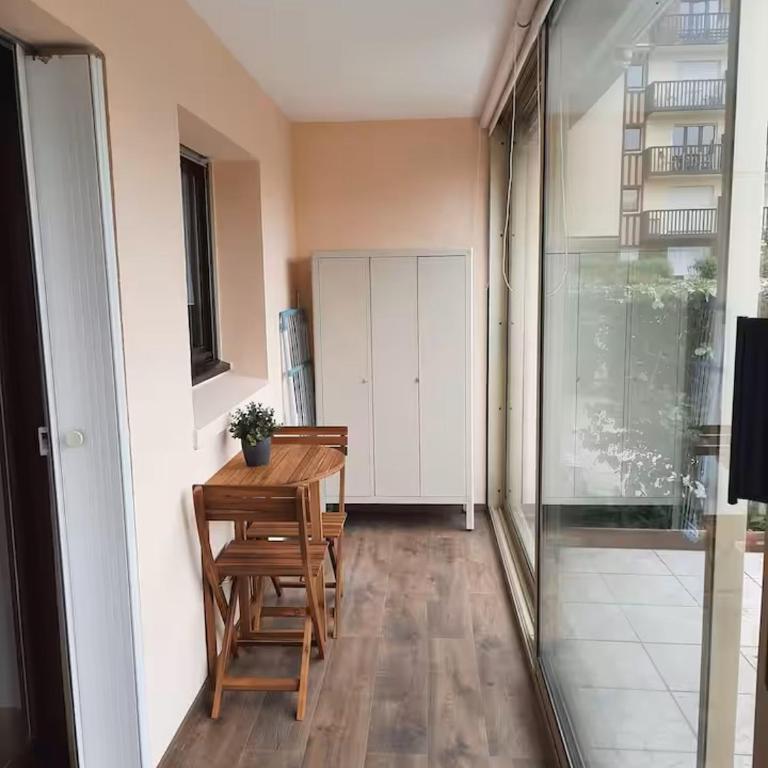 Appartement en rez-de jardin à 50m de la mer! - One-Bedroom Apartment - 5
