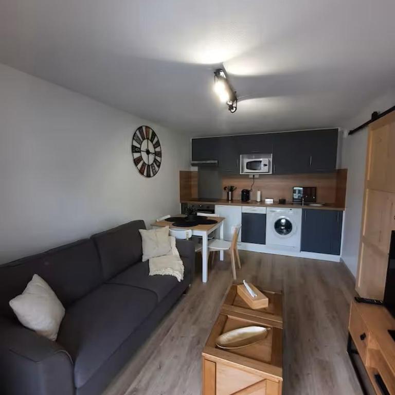Appartement en rez-de jardin à 50m de la mer! - One-Bedroom Apartment - 18