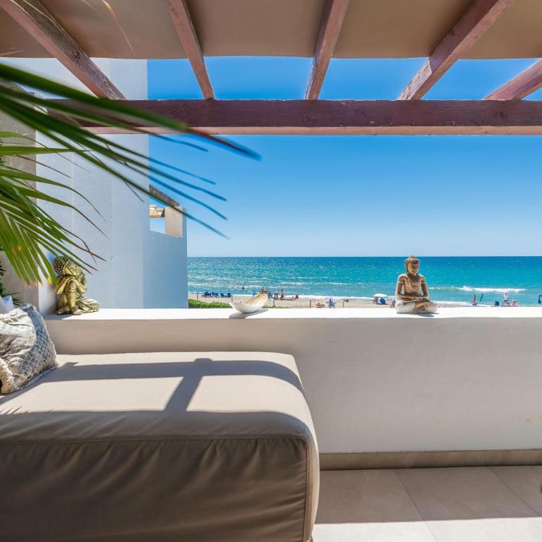 Casa Elegancia - Beach Paradise - Four-Bedroom House - 1