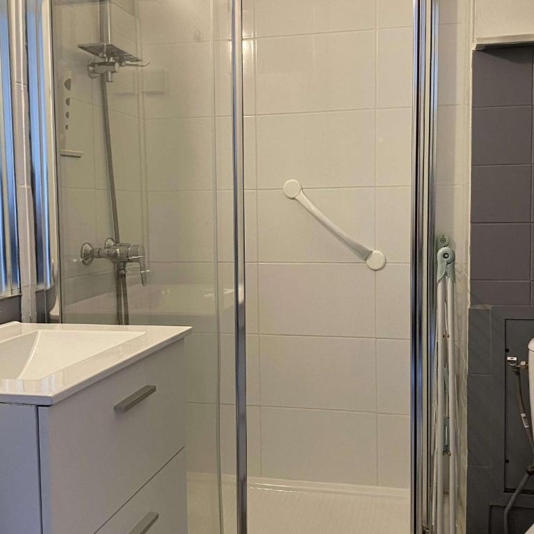 T1 avec terrasse, parking & climatisation à Balaruc-les-Bains - FR-1-553-283 - Apartment - 10