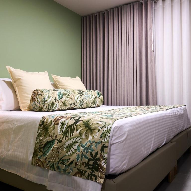 Kamaleb Farallones Hotel - Habitación con cama extragrande. - 9
