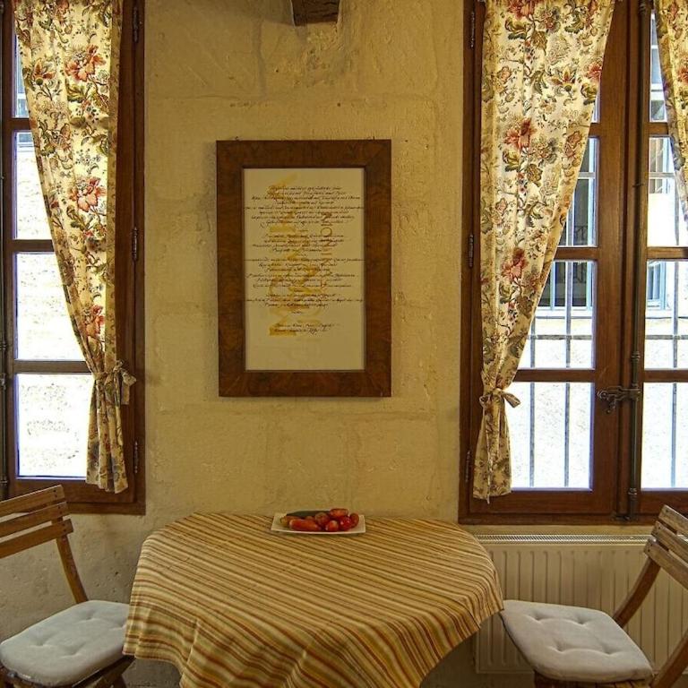 Provençal charm Comfortable Vacation Home - Three-Bedroom Vacation Home - 8