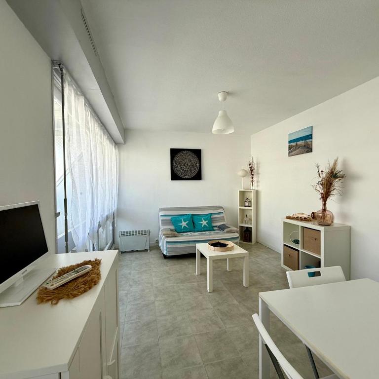 Studio avec Balcon et Parking à 2 Pas de la Plage - FR-1-652-56 - Studio - 9