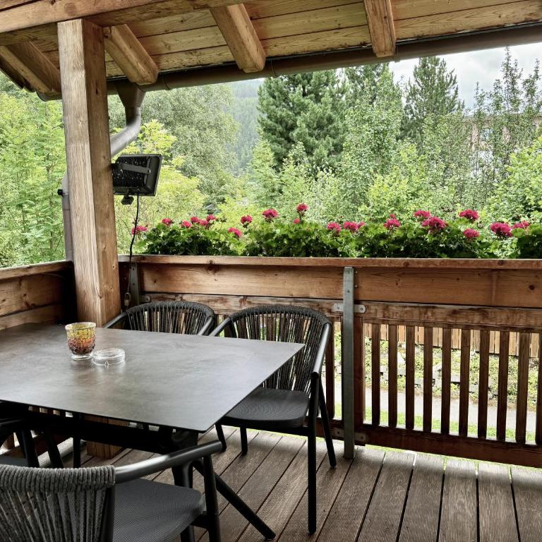 Landhaus Waldhart - Apartment mit 2 Schlafzimmern und Balkon - 18
