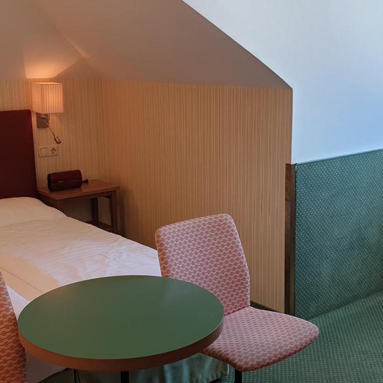 Hotel Hohenstauffen - Dreibettzimmer - 6