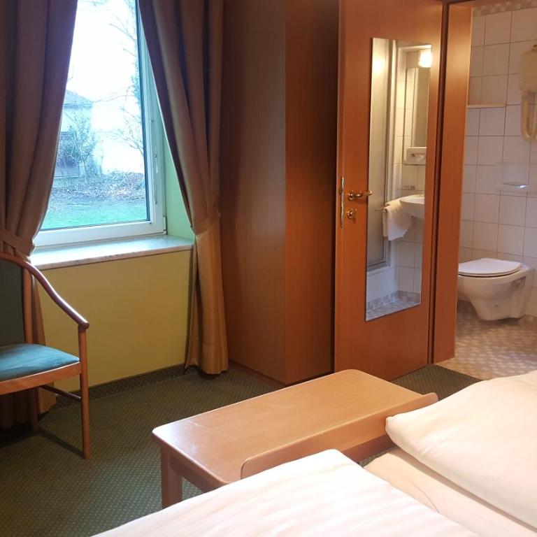 Hotel Hohenstauffen - Doppelzimmer mit Gartenblick - Nebengebäude - 3