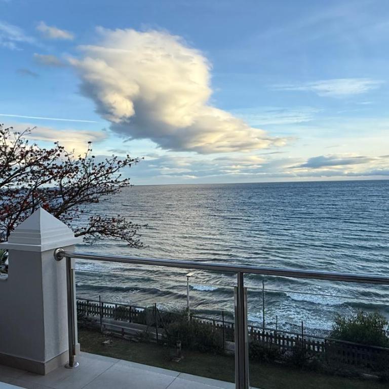 Estepona Beach Front Apartment with Stunning Sea Views - Two-Bedroom Apartment - 45