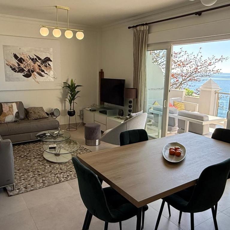 Estepona Beach Front Apartment with Stunning Sea Views - Two-Bedroom Apartment - 18