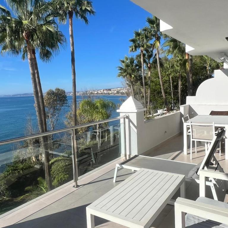 Estepona Beach Front Apartment with Stunning Sea Views - Two-Bedroom Apartment - 41