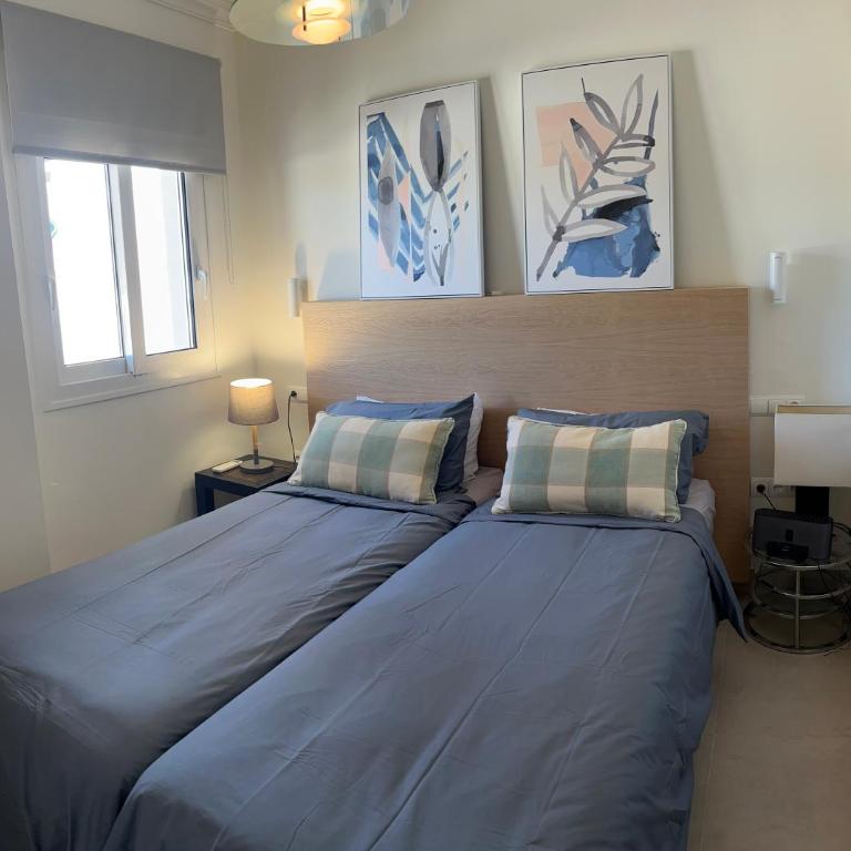 Estepona Beach Front Apartment with Stunning Sea Views - Two-Bedroom Apartment - 39