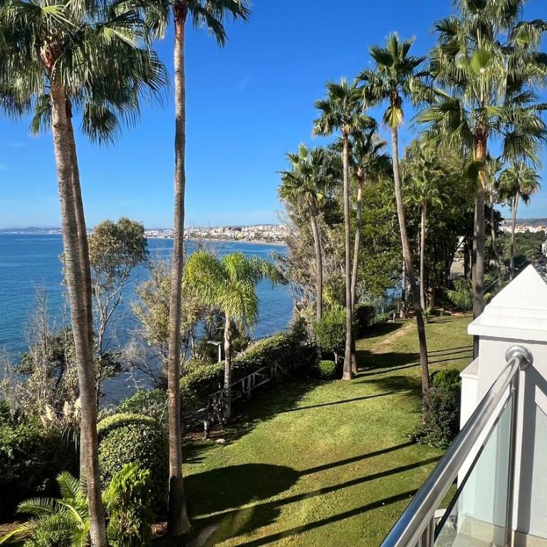 Estepona Beach Front Apartment with Stunning Sea Views - Two-Bedroom Apartment - 25
