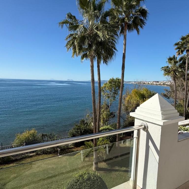Estepona Beach Front Apartment with Stunning Sea Views - Two-Bedroom Apartment - 14