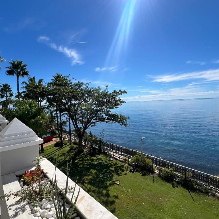 Estepona Beach Front Apartment with Stunning Sea Views - Two-Bedroom Apartment - 23