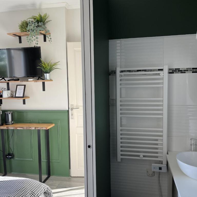 Le Clos du Jas - Petite Chambre Double - 6