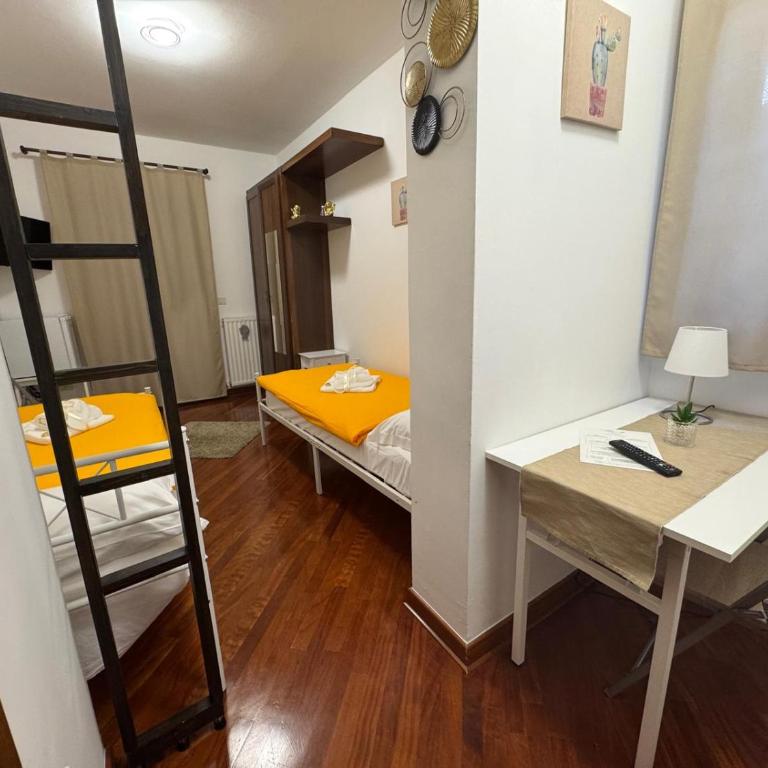 Chiarelli House - Camera Doppia con Letti Singoli con Bagno Privato - 2