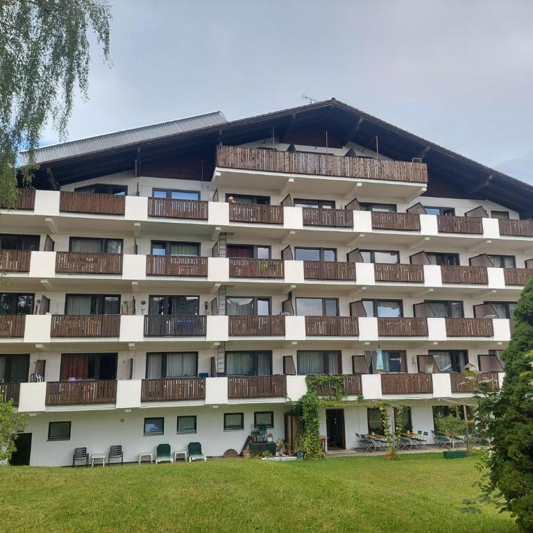 Ferienwohnung Stephanie im Landhotel Seeg - Apartment mit 1 Schlafzimmer und Dusche - 11