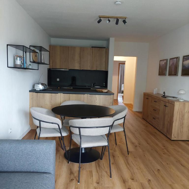 Ferienwohnung Stephanie im Landhotel Seeg - Apartment mit 1 Schlafzimmer und Dusche - 1