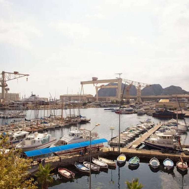 Spacious 2-bed apartment with direct Port view, free parking - Apartamento de 2 dormitorios - 14