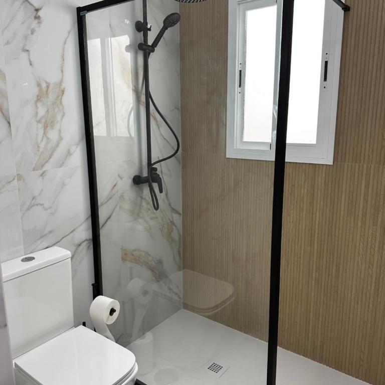 APARTAMENTOS LUNA solo FAMILIAS Y PAREJAS - Apartamento de 2 dormitorios - 4