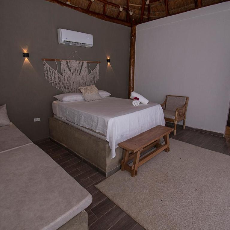 AMALIFE Beach Club & Hotel - Deluxe Triple Room with City View and Jacuzzi - 7