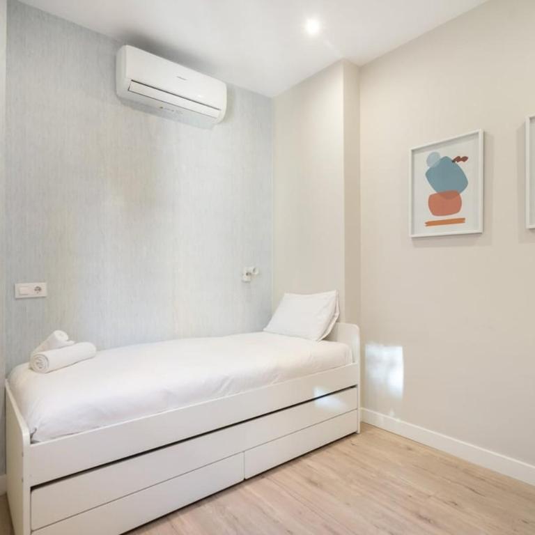 Modern, brand-new apartment for 4 in Las Letras - Huertas - Two-Bedroom Apartment - 7