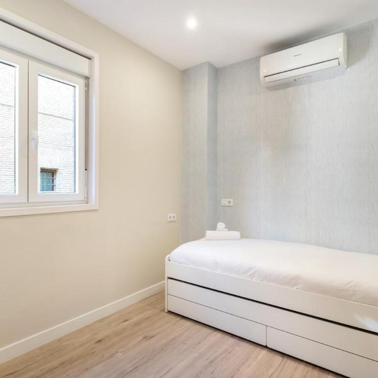 Modern, brand-new apartment for 4 in Las Letras - Huertas - Two-Bedroom Apartment - 18