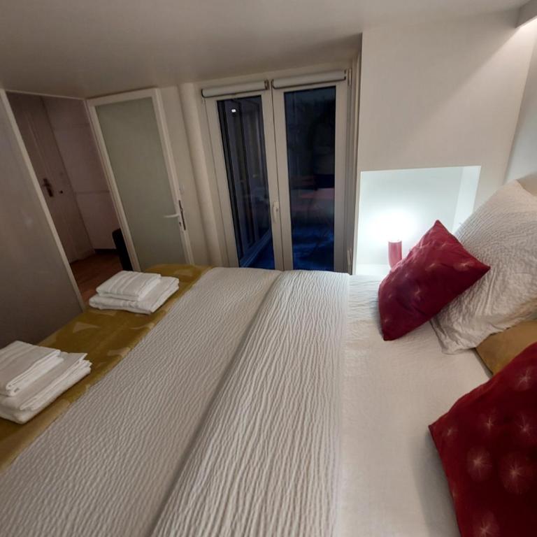 Apartments Paris Centre - At Home Hotel - Appartement Supérieur - 35