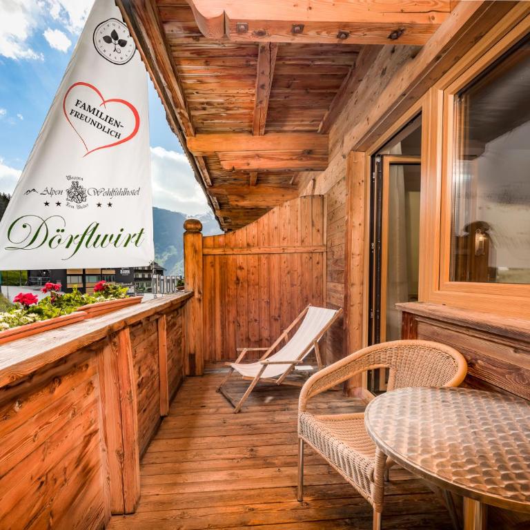 Alpen Wohlfühlhotel Dörflwirt - Deluxe Doppelzimmer (2 Erwachsene & 1 Kind) - 3