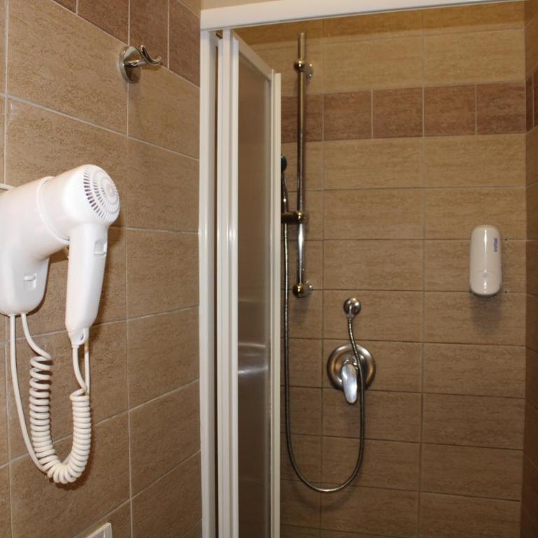 Roma Scout Center - Posto Letto in Dormitorio Misto con 6 Letti - 7
